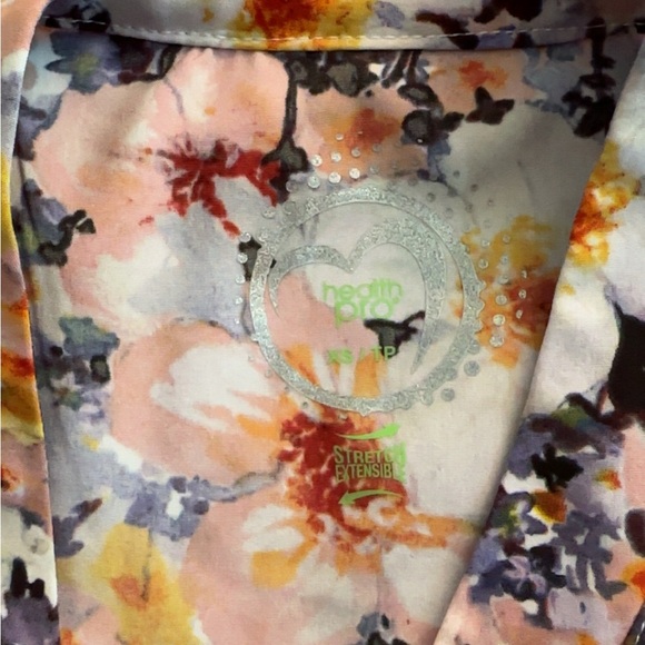 Forever 21 Floral Fitted Short Sleeve Blouse in White and Cream - Picture 4 of 4